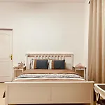 Al Wahda Hostel